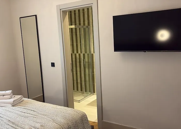 Hotel Mira